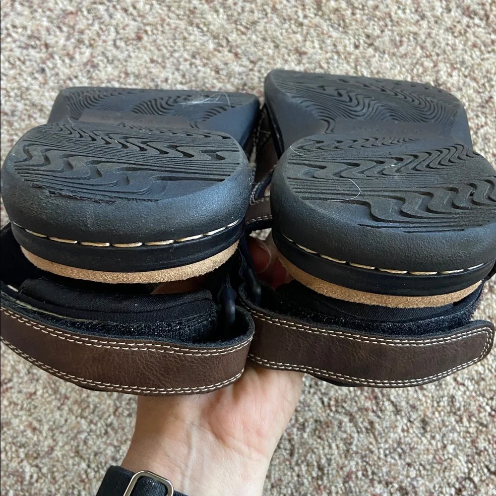 Dockers Men's Newpage Outdoor Sandals Brown Leather Straps Memory Foam Size 8